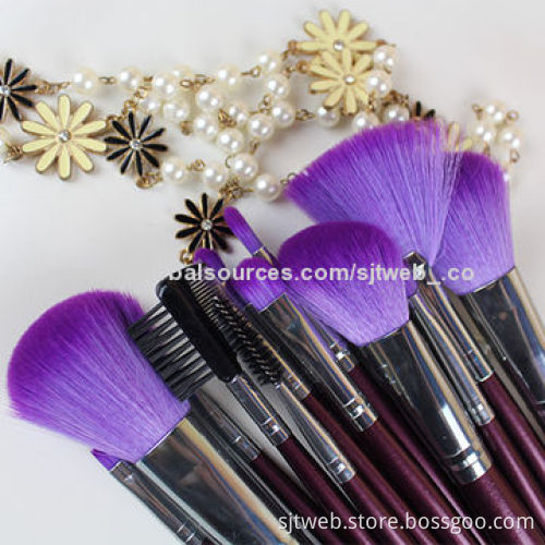 16 Pieces Powder Makeup Brushes, Off-Price Merchandise